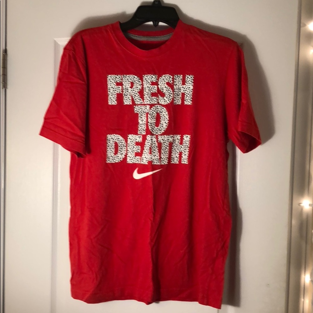 Nike Graphic Crew Neck T-Shirt